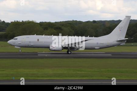 ZP807 'William Barker VC', eine Boeing Poseidon MRA1, die von der Royal Air Force als maritime Patrouille betrieben wird, während Trainingsflügen am Prestwick International Airport in Ayrshire, Schottland. Stockfoto