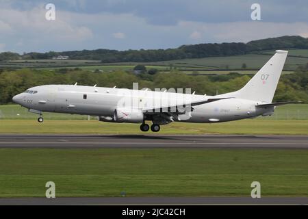 ZP807 'William Barker VC', eine Boeing Poseidon MRA1, die von der Royal Air Force als maritime Patrouille betrieben wird, während Trainingsflügen am Prestwick International Airport in Ayrshire, Schottland. Stockfoto