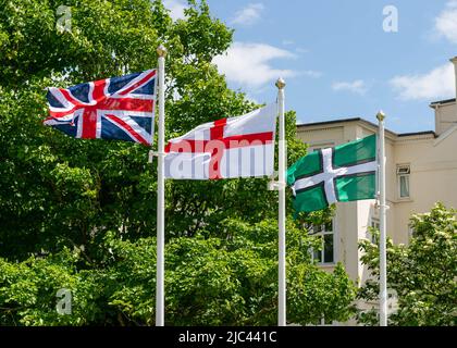 Union Jack, Cross of St. George und die Flagge von Devon County Stockfoto
