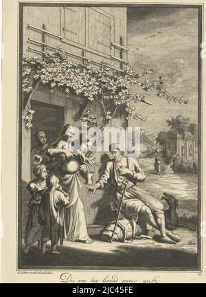 Eine Familie gibt einem durstigen Reisenden Wasser. Der Mann ruht auf einer Bank vor einem Haus und die Mutter der Familie kommt mit einem Wasserkrug heraus. In der Ferne sieht man Frauen, die Wasser aus einem Brunnen holen. Unter der Szene ist ein niederländischer Vers über die Werke der Barmherzigkeit, die Durstigen die Werke der Barmherzigkeit (Serientitel), Druckerei: Gerrit de Broen (I), (möglicherweise), Druckerei: Willem de Broen, (möglicherweise), Jan Luyken, Amsterdam, in oder nach 1695 - c. 1740, Papier, Radierung, Gravur, H 308 mm × B 205 mm Stockfoto