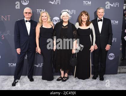 Los Angeles, USA. 09.. Juni 2022. Duane Chase, Kym Carath, Angela Cartwright, Debbie Turner und Nichola Hammond gehen auf dem roten Teppich bei der AFI Live Achievement Award Tribute Gala an Julie Andrews im Dolby Theater in Los Angeles, CA am 9. Juni 2022. (Foto von Scott Kirkland/Sipa USA) Quelle: SIPA USA/Alamy Live News Stockfoto