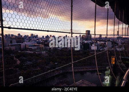 Panoramablick auf die Stadt Osaka bei Sonnenuntergang Stockfoto