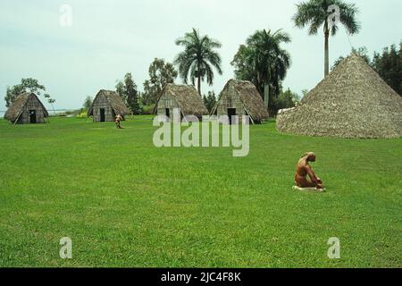 Wiederaufbau eines präkolumbianischen indischen Dorfes, Nationalpark Montemar, Guama, Kuba, Karibik Stockfoto