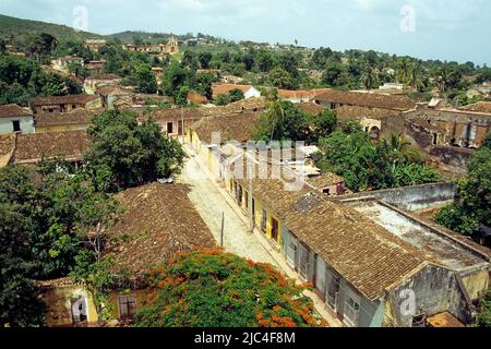 Blick vom Glockenturm der Kirche Convento de San Francisco de Asis über Trinidad, UNESCO-Weltkulturerbe, Kuba, Karibik Stockfoto