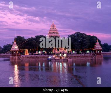 Beleuchteter Mariamman Teppakulam oder Vandiyur Tank während des Float Festivals in Madurai, Tamil Nadu, Indien, Asien Stockfoto