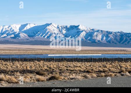 Das Solarprojekt Escalante ist eine 240 MW Photovoltaik-Anlage in der Nähe von Milford, Utah. Stockfoto