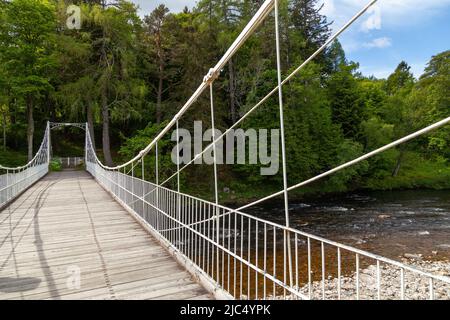 Hängebrücke über den Fluss dee, Schottland Stockfoto