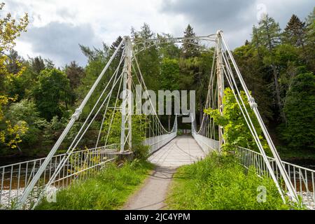 Hängebrücke über den Fluss dee, Schottland Stockfoto