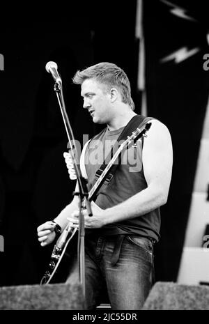 Queens of the Stone Age beim Virgin V Festival V2003, Hylands Park, Chelmsford, Essex, Großbritannien. Stockfoto