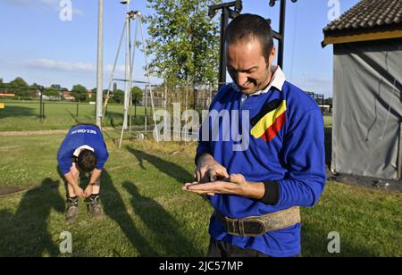 Wim De Schutter bereitet sich am Donnerstag, dem 09. Juni 2022 in Retie auf eine Trainingseinheit des belgischen Kriegsgespieles vor. Das Team wird in diesem Sommer an den World Games teilnehmen. BELGA FOTO ERIC LALMAND Stockfoto