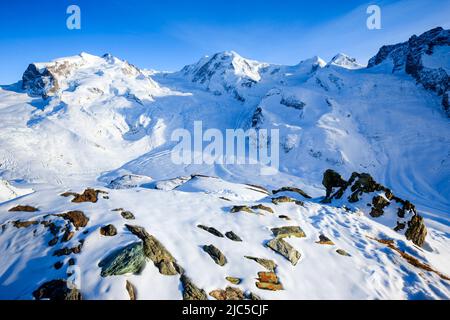 Monte Rosa - 4633 m, Dufourspitze -4634m, Liskamm - 4527m, Wallis, Schweiz *** Ortsüberschrift *** die Alpen, Alpenpanorama, Aussicht, Berg, Berge Stockfoto