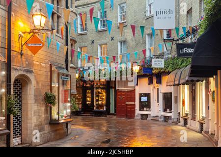 Abend auf dem Rose Crescent in Cambridge, England. Stockfoto