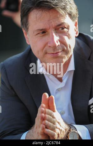 5. Juni 2022, Portici, Neapel, Italien: Giuseppe Conte ist italienischer Rechtsanwalt, Jurist, Politiker und Akademiker, Präsident des Ministerrats der Italienischen Republik vom 1. Juni 2018 bis zum 13. Februar 2021 und vom 6. August 2021 Präsident der 5 Star Movement, gesehen während der Tour in den 26 Provinzhauptstädten, die zur Abstimmung gerufen wurden. (Bild: © Bruno Fontanarosa/Pacific Press via ZUMA Press Wire) Stockfoto