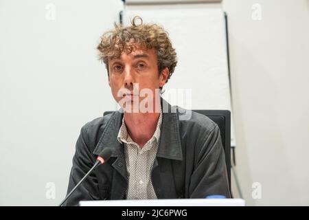 Brüssel, Belgien. 10.. Juni 2022. Der Historiker Maarten Couttenier, der am Freitag, den 10. Juni 2022, während einer Sitzung einer sonderkommission zum Unabhängigen Staat Kongo und zur belgischen Kolonialvergangenheit (Kongo, Ruanda und Burundi) im Bundestag in Brüssel abgebildet wurde. BELGA FOTO JULIETTE BRUYNSEELS Kredit: Belga Nachrichtenagentur/Alamy Live News Stockfoto