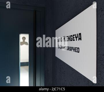 London, Großbritannien. 09. Juni 2022, Sungi Mlengeya Ausstellung [UN]choreografiert beim Eröffnung des neuen Africa Center in London, Nigel R Glasgow/Alamy Live News Stockfoto