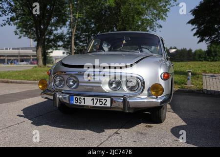 Koprivnice, Tschechische Republik, Tschechien - 5. Juni 2022: Tatra 603, alter Retro, Oldtimer, Fahrzeug, auto und Auto. Wunderschönes Design mit Chro Stockfoto