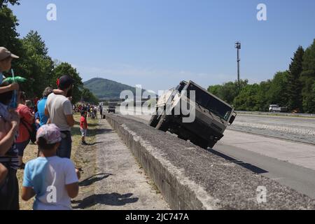 Koprivnicke dny techniky, Polygon Tatra Koprivnice, Koprivnice, Tschechische Republik, Tschechien - 5. Juni 2022: Ausstellung der Tatra Force, Militär und Armee V Stockfoto