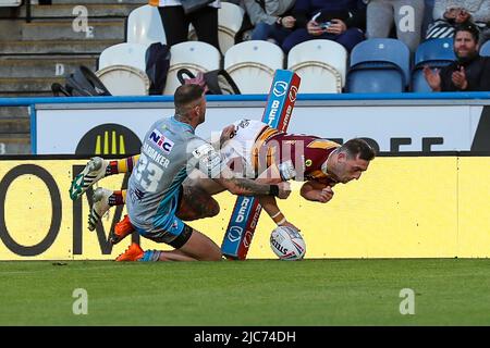 Huddersfield, Großbritannien. 10.. Juni 2022. Versuchen Sie Huddersfield während des Super League-Spiels zwischen Huddersfield Giants und Leeds Rhinos am 10. Juni 2022 im John Smiths Stadium, Huddersfield, England. Foto von Simon Hall. Nur zur redaktionellen Verwendung, Lizenz für kommerzielle Nutzung erforderlich. Keine Verwendung bei Wetten, Spielen oder Veröffentlichungen einzelner Clubs/Vereine/Spieler. Kredit: UK Sports Pics Ltd/Alamy Live Nachrichten Stockfoto