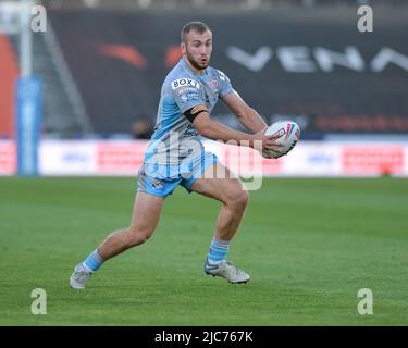 Huddersfield, Großbritannien. 10.. Juni 2022 - Jarrod O'Connor (24) von Leeds Rhinos in Aktion Rugby League Betfred Super League Huddersfield Giants vs Leeds Rhinos im John Smith's Stadium, Huddersfield, UK Dean Williams Credit: Dean Williams/Alamy Live News Stockfoto