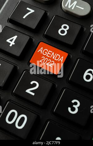 Textschild mit Agenda 2022. Konzept Bedeutung Liste der Aktivitäten in der Reihenfolge, in der sie aufgenommen werden sollen -48872 Stockfoto