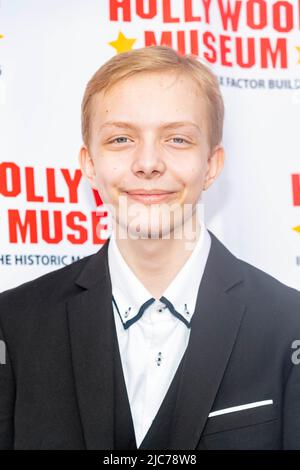 Hollywood, USA. 09.. Juni 2022. Christian Ganiere besucht Real to Reel: Portrays and Perceptions of LGBTQ+ in Hollywood Exhibit at the Hollywood Museum, Hollywood, CA on June 9., 2022 Credit: Eugene Powers/Alamy Live News Stockfoto