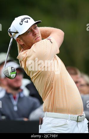 ST ALBANS, ENGLAND - 09. JUNI: Talor Gooch aus den Vereinigten Staaten schlägt am ersten Tag des LIV Golf Invitational im Centurion Club am 9. Juni 2022 in St. Albans, England, auf dem 10.-Loch ab. (MB-Medien) Stockfoto
