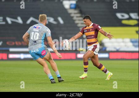 Huddersfield, Großbritannien. 10.. Juni 2022 - will Pryce (1) von Huddersfield Giants in Aktion. Rugby League Betfred Super League Huddersfield Giants vs Leeds Rhinos at John Smith's Stadium, Huddersfield, UK Dean Williams Credit: Dean Williams/Alamy Live News Stockfoto