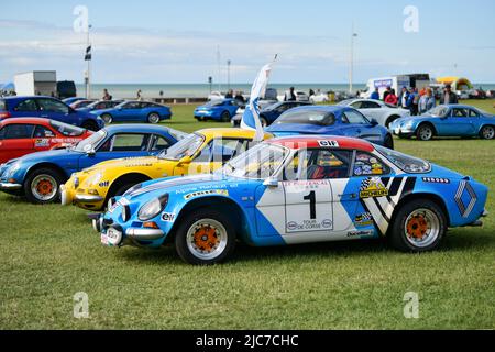 DIEPPE, FRANKREICH - 29. MAI 2022: Alpine Cars Modell 110 Berlinette V85 auf der Ausstellung Vintage und Classic Cars. Stockfoto