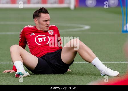 PONTYCLUN, WALES - 10. JUNI 2022: Connor Roberts von Wales während einer Trainingseinheit im Vale Resort vor der League A 2022 Nations League gegen Belgien am 11.. Juni 2022 im Cardiff City Stadium. (Bild von John Smith/FAW) Stockfoto