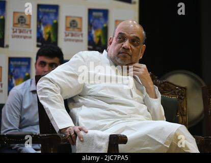 NEU-DELHI, INDIEN - 10. JUNI: Bundesinnenminister Amit Shah während der Veröffentlichung des Buches „Maharana: Sahastra Varshon Ka Dharmyudh“ am 10. Juni 2022 in Neu-Delhi, Indien. Der Innenminister der Union, Amit Shah, erklärte, dass Historiker Mughals immer mehr Bedeutung beigemessen haben, wenn sie die Geschichte Indiens aufzeichnen, während sie die Regeln von Imperien wie Pandyas, Cholas, Mauryas, Guptas und Ahoms völlig ignoriert haben. (Foto von Sonu Mehta/Hindustan Times/Sipa USA) Stockfoto