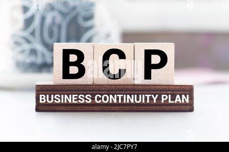 Papier mit den Worten „BCP Business Continuity Plan“. Stockfoto