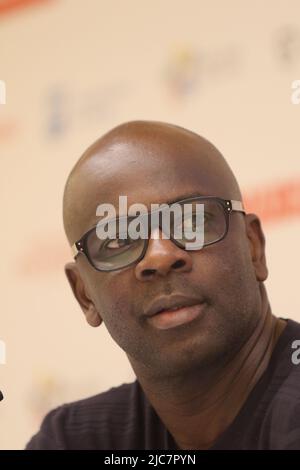 Malaga, Spanien. 10.. Juni 2022. 10. Juni 2022: 10. Juni 2022 (Malaga) der französische Spieler Lilian Thuram beschloss, nach dem Aufhängen seiner Schuhe als Fußballer, eine Karriere zu machen, die viel komplizierter war als die, die er auf dem Rasen lebte. From its Foundation Works to Till Racism in Sport and spent a Lecture on Racism in Sport the vierter Edition of the MARCA Sport Weekend (Bildquelle: © Lorenzo Carnero/ZUMA Press Wire) Bildquelle: ZUMA Press, Inc./Alamy Live News Stockfoto