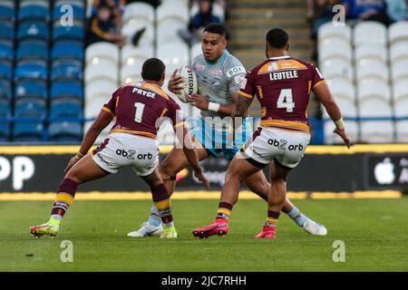 Huddersfield, Großbritannien. 10.. Juni 2022. Leeds Rhinos Zane Tetevano während des Super League-Spiels zwischen Huddersfield Giants und Leeds Rhinos am 10. Juni 2022 im John Smiths Stadium, Huddersfield, England. Foto von Simon Hall. Nur zur redaktionellen Verwendung, Lizenz für kommerzielle Nutzung erforderlich. Keine Verwendung bei Wetten, Spielen oder Veröffentlichungen einzelner Clubs/Vereine/Spieler. Kredit: UK Sports Pics Ltd/Alamy Live Nachrichten Stockfoto