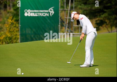 Seoul, Südkorea. 10.. Juni 2022. Kang Yea-Lin (Kor), 10. Juni 2022 - Golf : Kang Yea-Lin aus Südkorea setzt beim ersten Lauf des KLPGA Celltrion Queens Masters 2022 im Seolhaeone Country Club in Yangyang, östlich von Seoul, Südkorea, auf das 11. Green. Kredit: Lee Jae-won/AFLO/Alamy Live Nachrichten Stockfoto