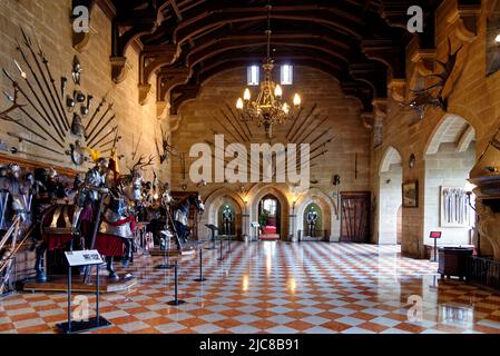 Blick auf das Innere der Großen Halle - Warwick Castle - Warwickshire - England, Vereinigtes Königreich. 20. vom Mai 2022. Stockfoto