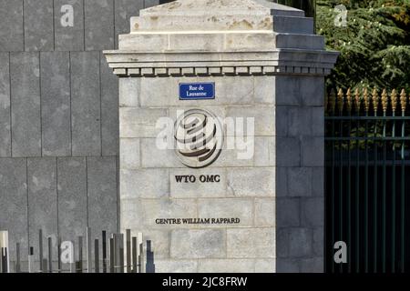 Genf, Schweiz – 30. Mai 2022: zeichen und Logo der Welthandelsorganisation (WTO) (OMC) Stockfoto