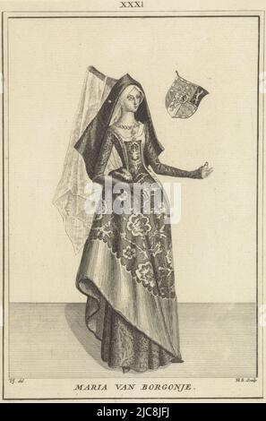 Porträt der Maria von Burgund, rechts stehend mit einem Ring. Neben ihr ein Wappen. Obere Mitte: XXXI. Porträt der Maria von Burgund, Druckerei: Hendrik Spilman, (auf Objekt erwähnt), Zeichner: Tako Hajo Jelgersma, (auf Objekt erwähnt), nach: Anonymous, Haarlem, 1745, Papier, Radierung, H 192 mm × B 135 mm Stockfoto