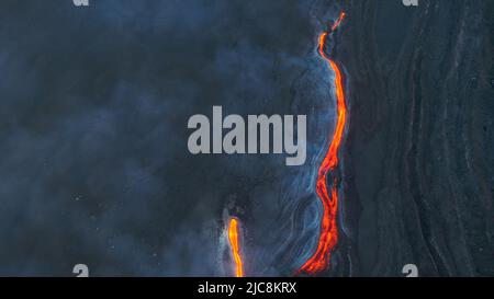 Colata di Lava sul Vulcano Etna-Sicilia dall'Alto Stockfoto