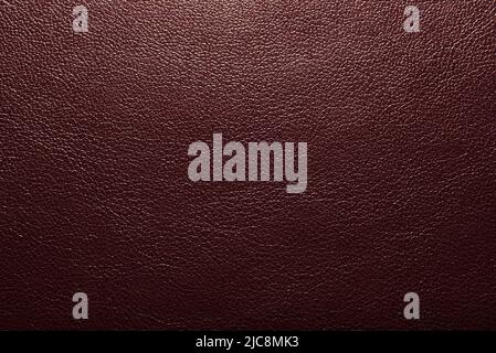 Natürlich Maroon Burgundy Rot Dunkel Rustikales Feines Korn Leder Texturmuster, Hoizontal Grunge Rough Detaillierter Retro Vintage Hintergrund, Grungy Strukturiert Stockfoto