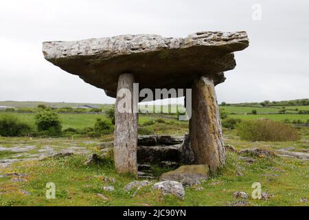 Poulnabrone Dolmen, County Clare, Irland Stockfoto