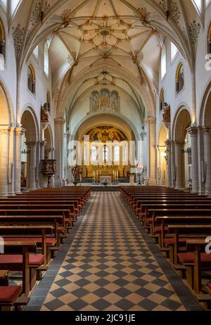 Koblenz, Rheinland-Pfalz, Deutschland - 20. Mai 2022: Die Basilika St. Castor. Seit 2002 gehört St. Castor zum UNESCO-Weltkulturerbe Stockfoto