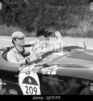 CAGLI , ITALIEN - OTT 24 - 2020 : JAGUAR C-TYPE 1952 auf einem alten Rennwagen in Rallye Mille Miglia 2020 das berühmte italienische historische Rennen (1927-1957 Stockfoto