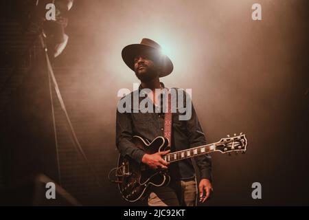 Kopenhagen, Dänemark. 10.. Juni 2022. Der amerikanische Sänger, Songwriter und Musiker Gary Clark Jr. spielt ein Live-Konzert im Amager Bio in Kopenhagen. (Foto: Gonzales Photo/Mathias Kristensen). Stockfoto