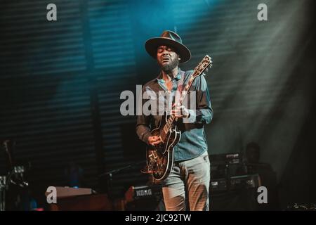 Kopenhagen, Dänemark. 10.. Juni 2022. Der amerikanische Sänger, Songwriter und Musiker Gary Clark Jr. spielt ein Live-Konzert im Amager Bio in Kopenhagen. (Foto: Gonzales Photo/Mathias Kristensen). Stockfoto