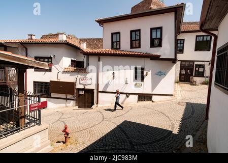 Restaurierte alte Häuser innerhalb der Stadtmauern der Burg Ankara, der alten Stadtbefestigung der türkischen Hauptstadt Zentralanatolien. (Foto von John Wreford / SOPA Images/Sipa USA) Stockfoto