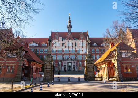 Danzig, Polen - 11. März 2022: Das Hauptgebäude der Technischen Universität Danzig Stockfoto