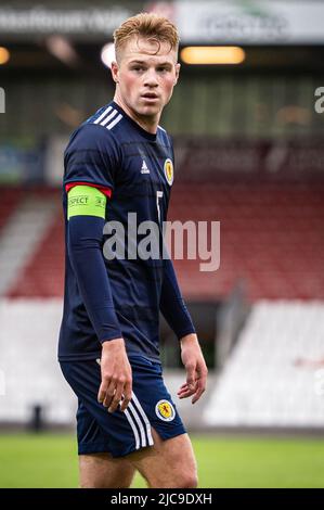 Vejle, Dänemark. 10.. Juni 2022. Stephen Welsh (5) aus Schottland wurde während des Qualifikationsspiel U21 zwischen Dänemark und Schottland im Vejle Stadion in Vejle gesehen. (Foto: Gonzales Photo/Alamy Live News Stockfoto