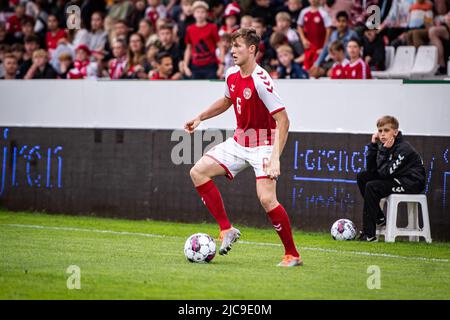 Vejle, Dänemark. 10.. Juni 2022. Morten Frendrup (6) aus Dänemark, gesehen beim Qualifikationsspiel U21 zwischen Dänemark und Schottland im Vejle Stadion in Vejle. (Foto: Gonzales Photo/Alamy Live News Stockfoto