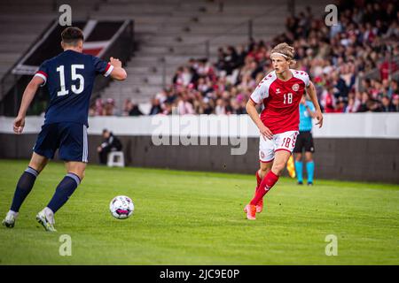 Vejle, Dänemark. 10.. Juni 2022. Maurits Kjaergaard (18) aus Dänemark wurde während des Qualifikationsspiel U21 zwischen Dänemark und Schottland im Vejle Stadion in Vejle gesehen. (Foto: Gonzales Photo/Alamy Live News Stockfoto