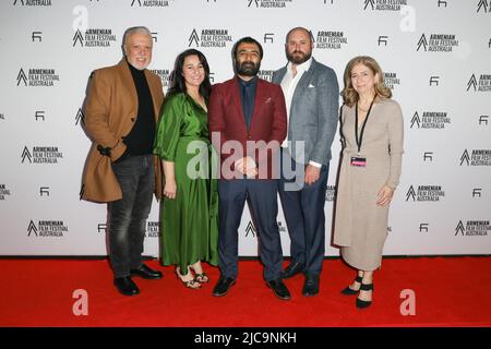 11. Juni 2022: GEORGE DONIKIAN, HOURIE DEMIRJIAN, JIVAN AVETISYAN, EMILE GHESSEN und MARGARET CHATER nehmen am 11. Juni 2022 in Sydney, NSW Australien, an der Gala-Nacht des „Armenian Film Festival Australia“ in den Event Cinemas Top Ryde Teil (Bildquelle: © Christopher Khoury/Australian Press Agency via ZUMA Wire) Stockfoto